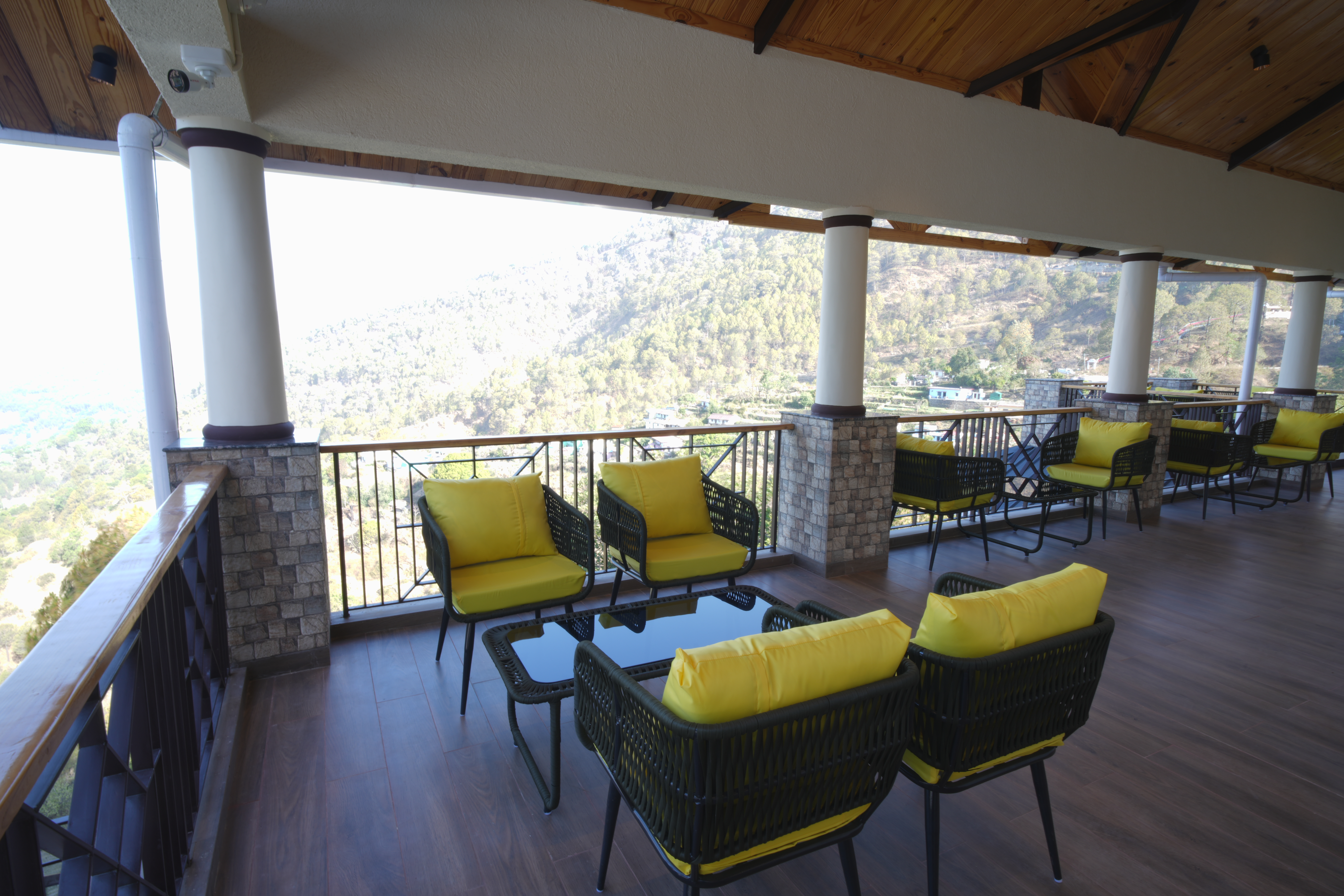 The Dunhill Manor Outdoor Sitting