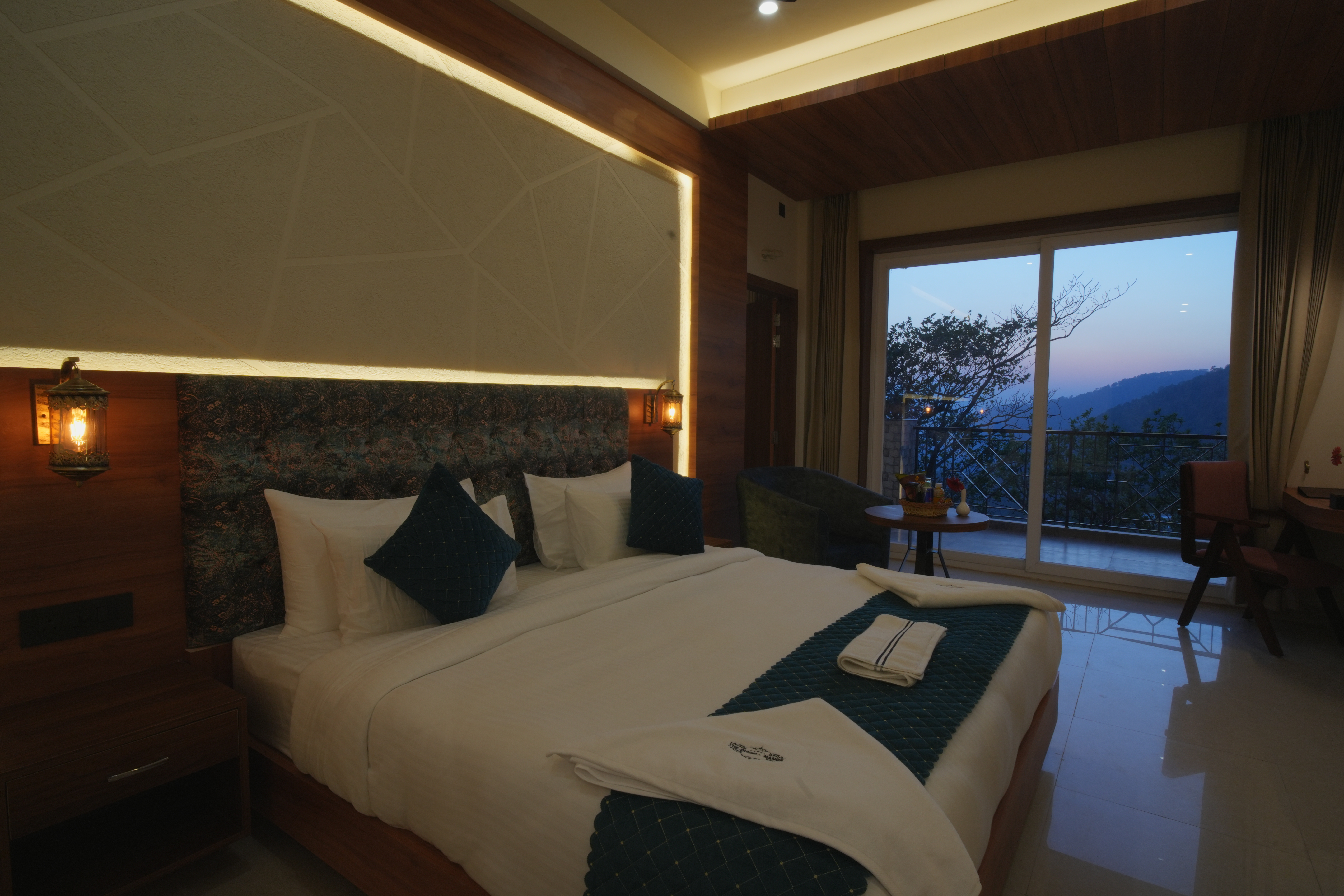 Family Interconnected Room